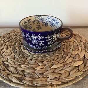 Temp-Tations by Tara Floral Lace Soup Mug and Lid/Saucer Set 22 Oz Ceramic Blue